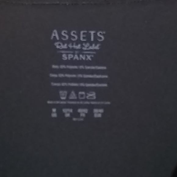 Assets By Spanx Shapewear Slip Bundle - Picture 11 of 13